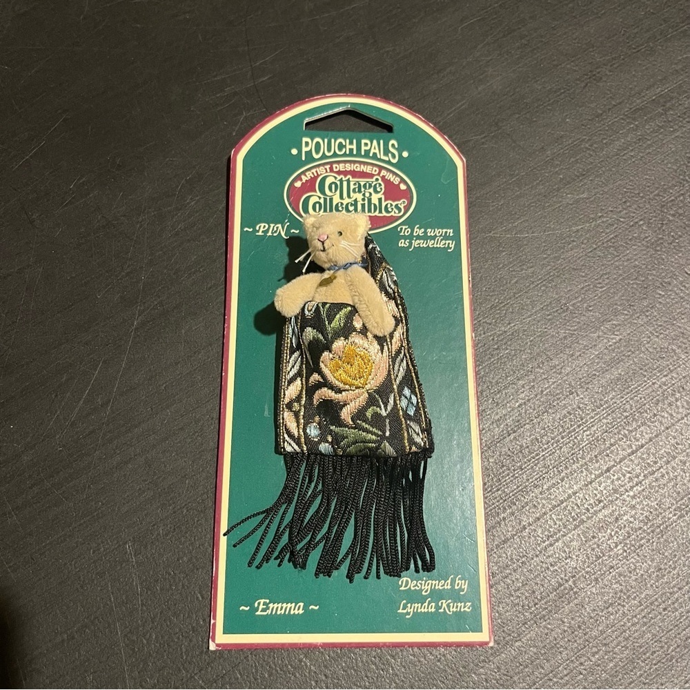 Cottage Collectibles Pouch Pals Emma Cat In Pouch Pin NEW